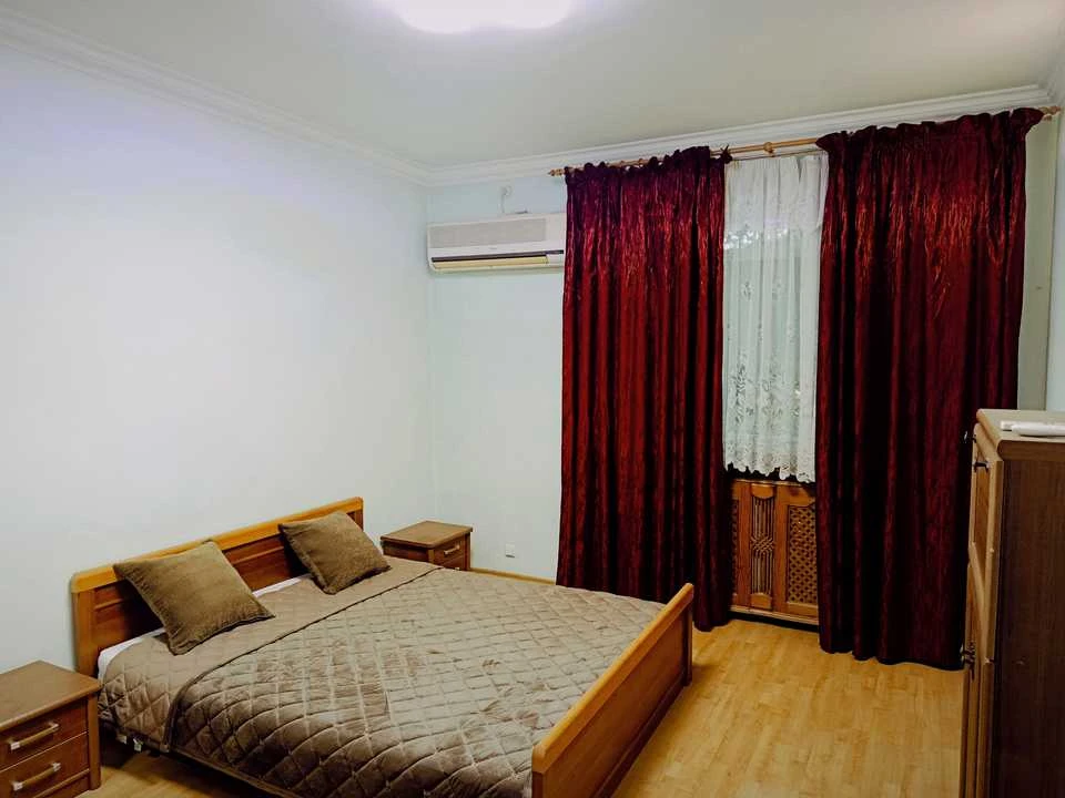 Apartment. Dnipro, Lesi Ukrainky Prospect