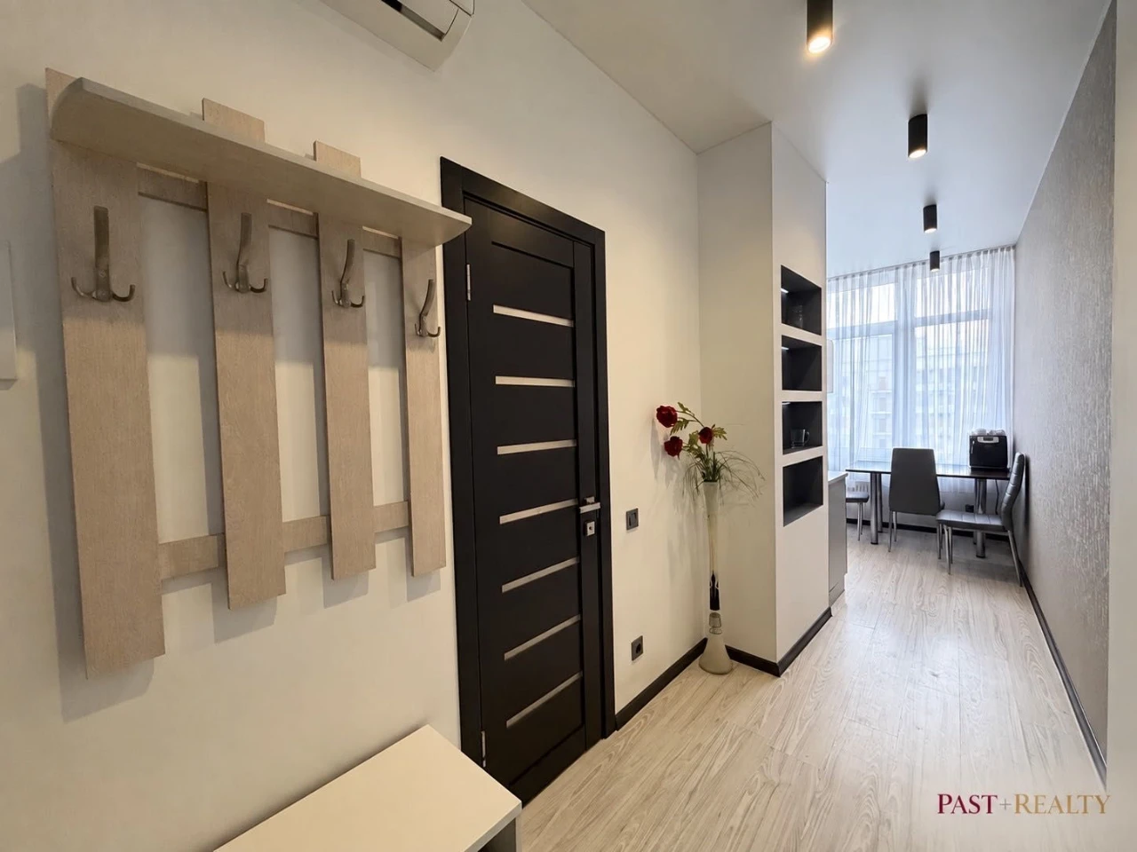 В продаже квартира на Каманина