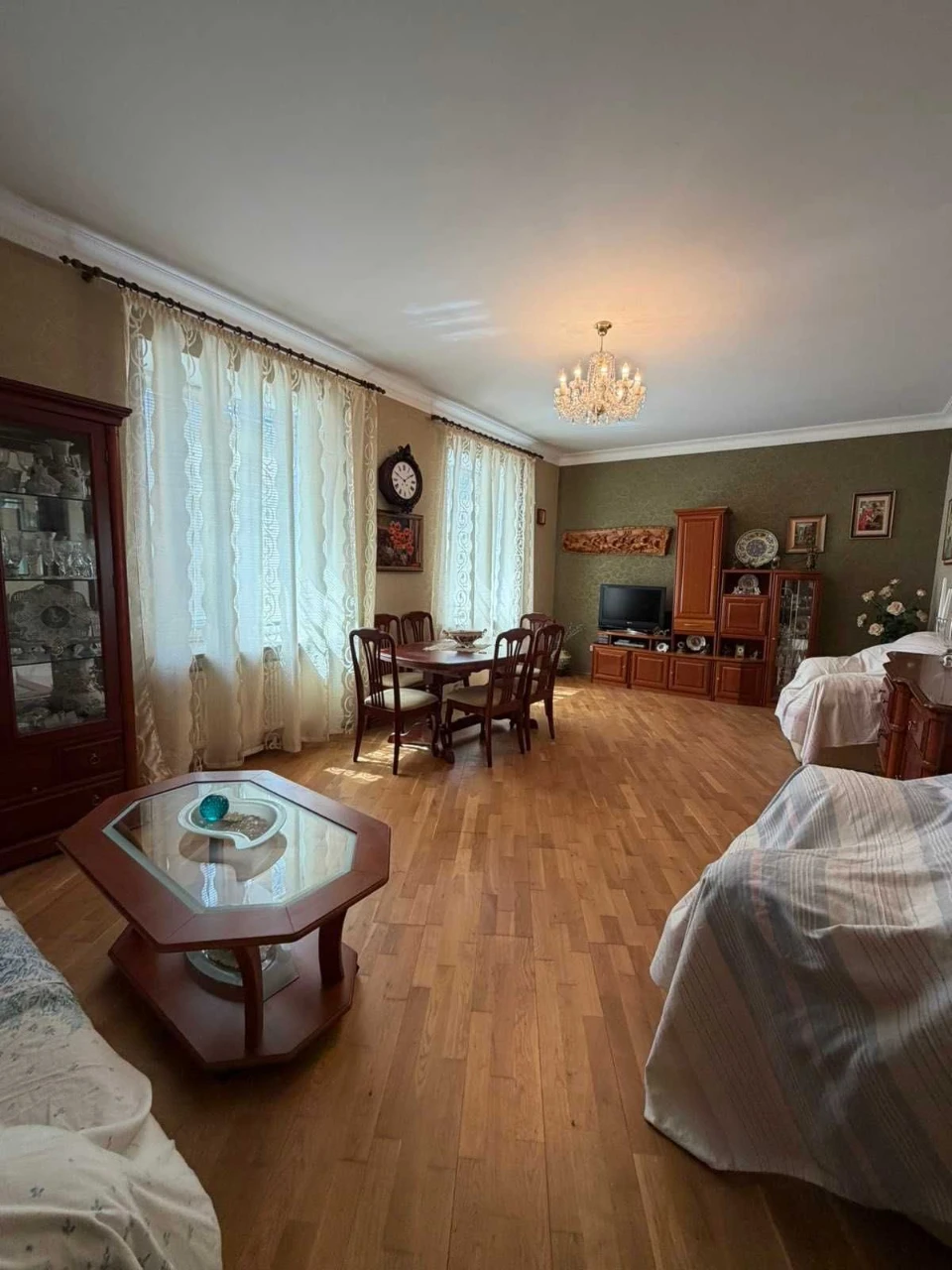 Fontan Chubaevka: Two Houses on a Plot of 18 Sections