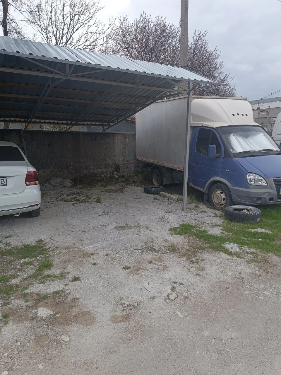 Продам накрите паркомісце на автостоянці в Хортицькому район