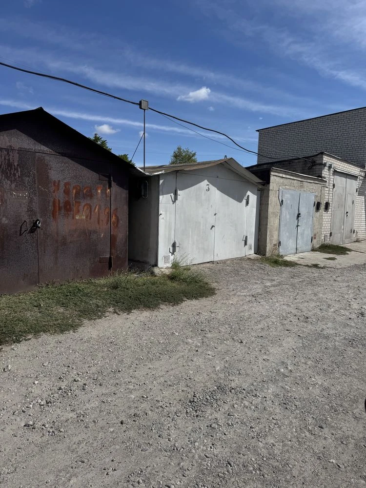 Продається міцний гараж