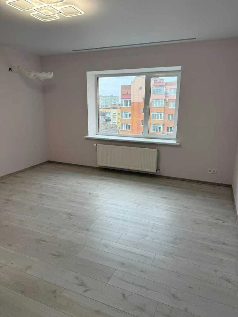 2-кімнатна квартира 70 м², цегла, газифікована новобудова 2013, пл