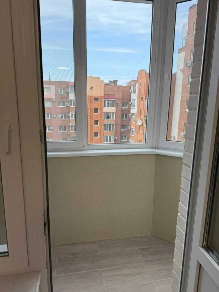2-кімнатна квартира 70 м², цегла, газифікована новобудова 2013, пл