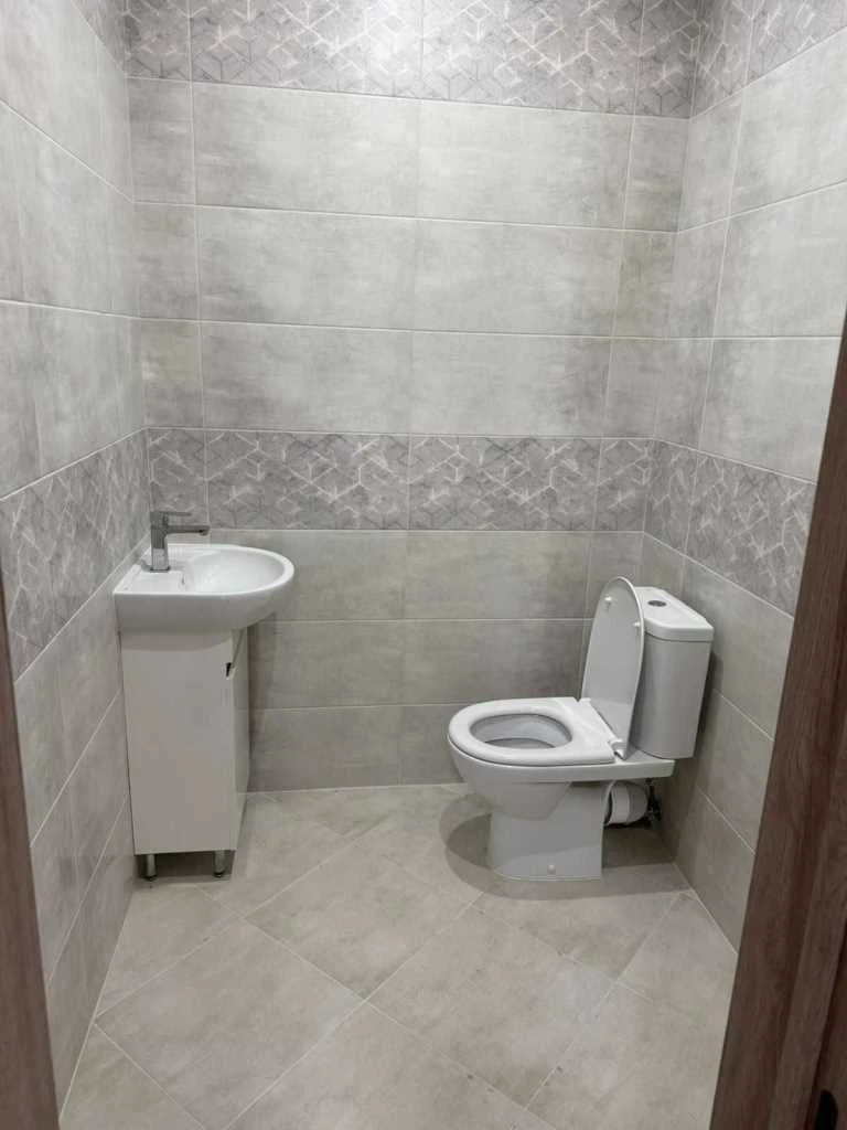 2-кімнатна квартира 70 м², цегла, газифікована новобудова 2013, пл