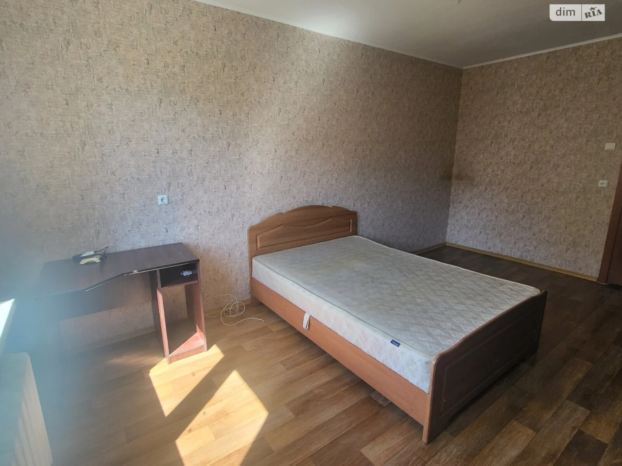 Long-Term Rental Apartment, Poczynki