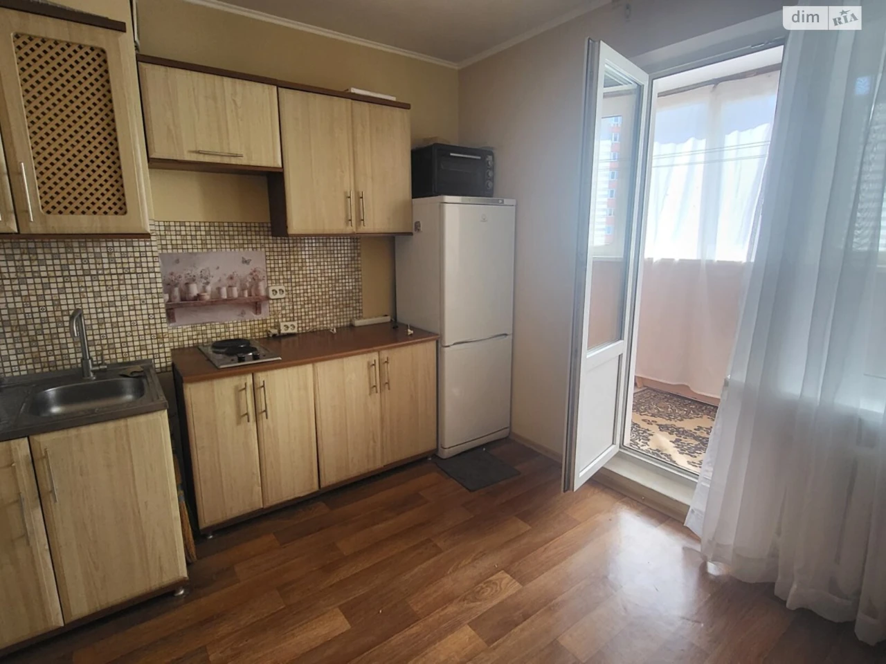 Long-Term Rental Apartment, Poczynki