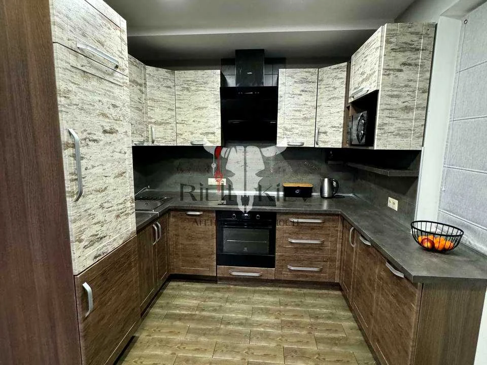 Квартира. Киев, Софии Русовой ул.