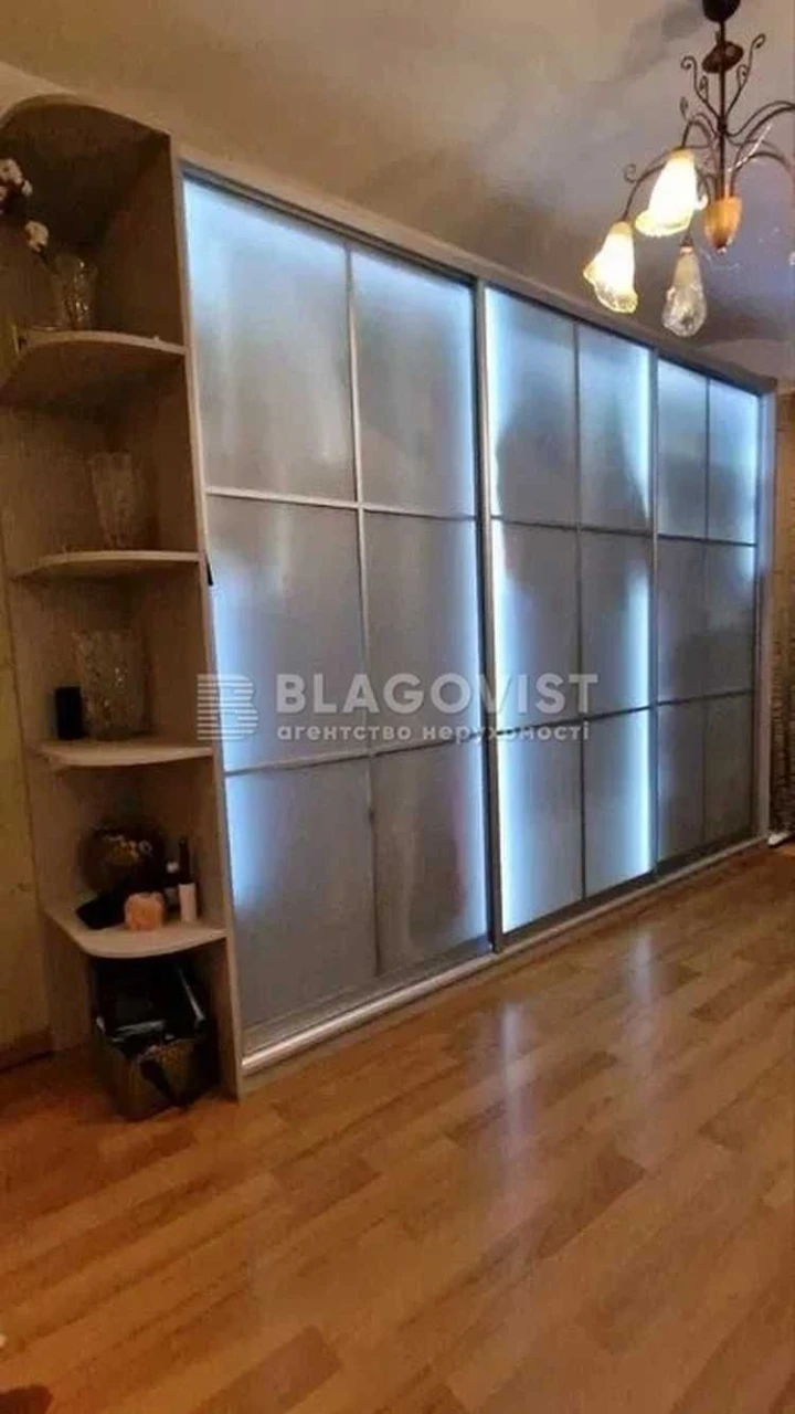 Apartment for Sale - Vysiuka Volodymyr, Prospect (G. Stalinograd, 53)