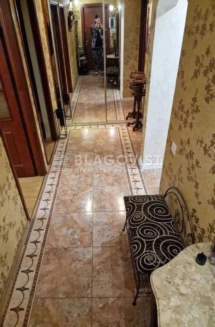 Apartment for Sale - Vysiuka Volodymyr, Prospect (G. Stalinograd, 53)