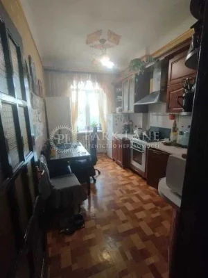 For Sale: Bright 1-bedroom apartment on Montazhniki 44, Solomyans'kyi