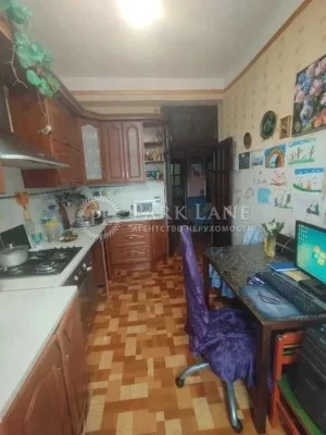 For Sale: Bright 1-bedroom apartment on Montazhniki 44, Solomyans'kyi