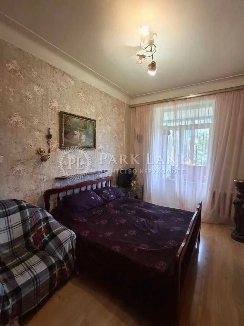 For Sale: Bright 1-bedroom apartment on Montazhniki 44, Solomyans'kyi