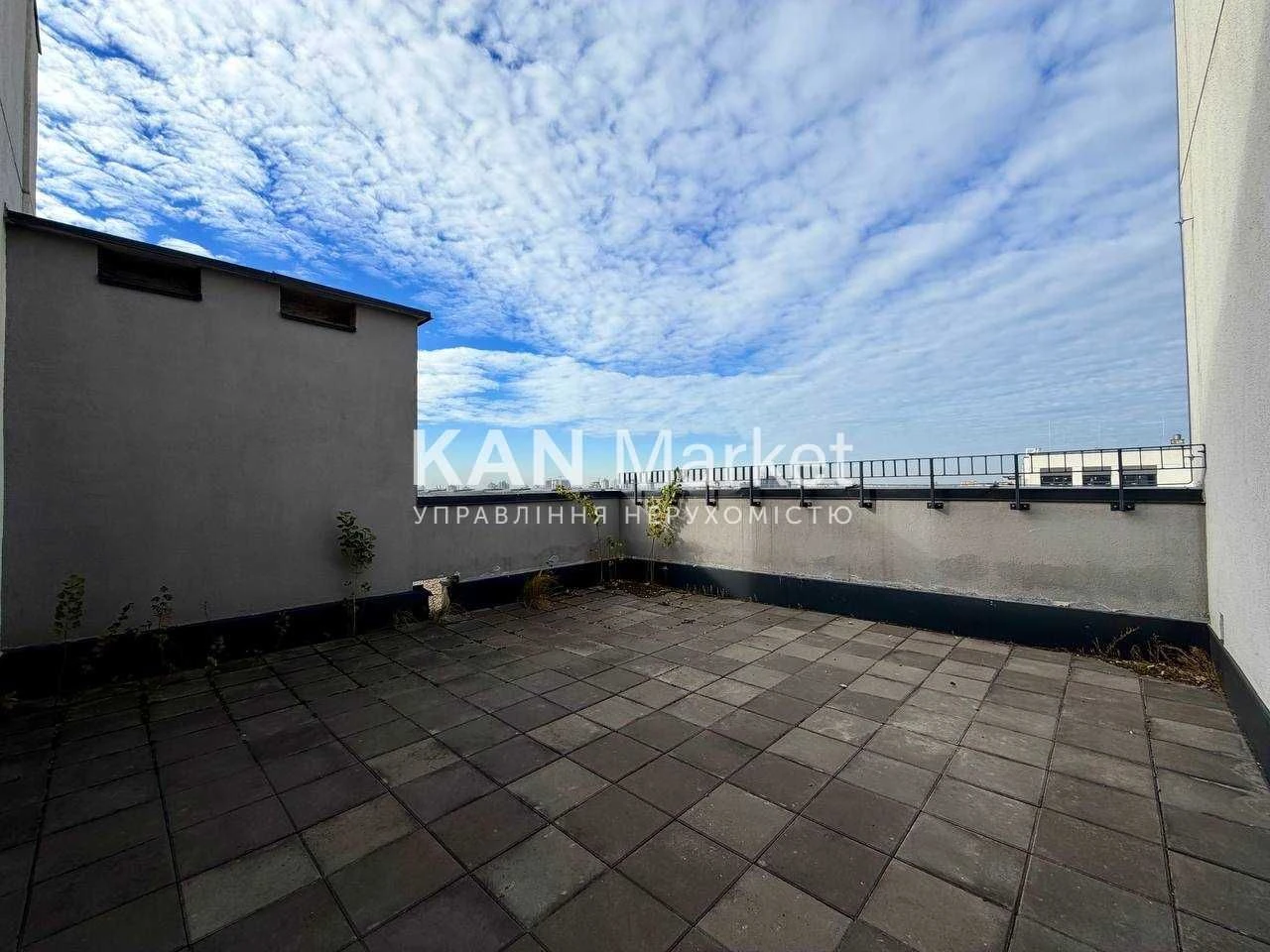 Продаж ексклюзивной 3-комнатной квартиры 190,5 м² с собственной террасой и