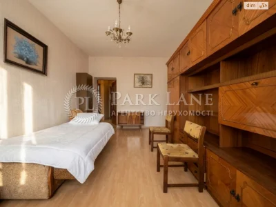 Apartment for Sale - Pershotravnevyi District