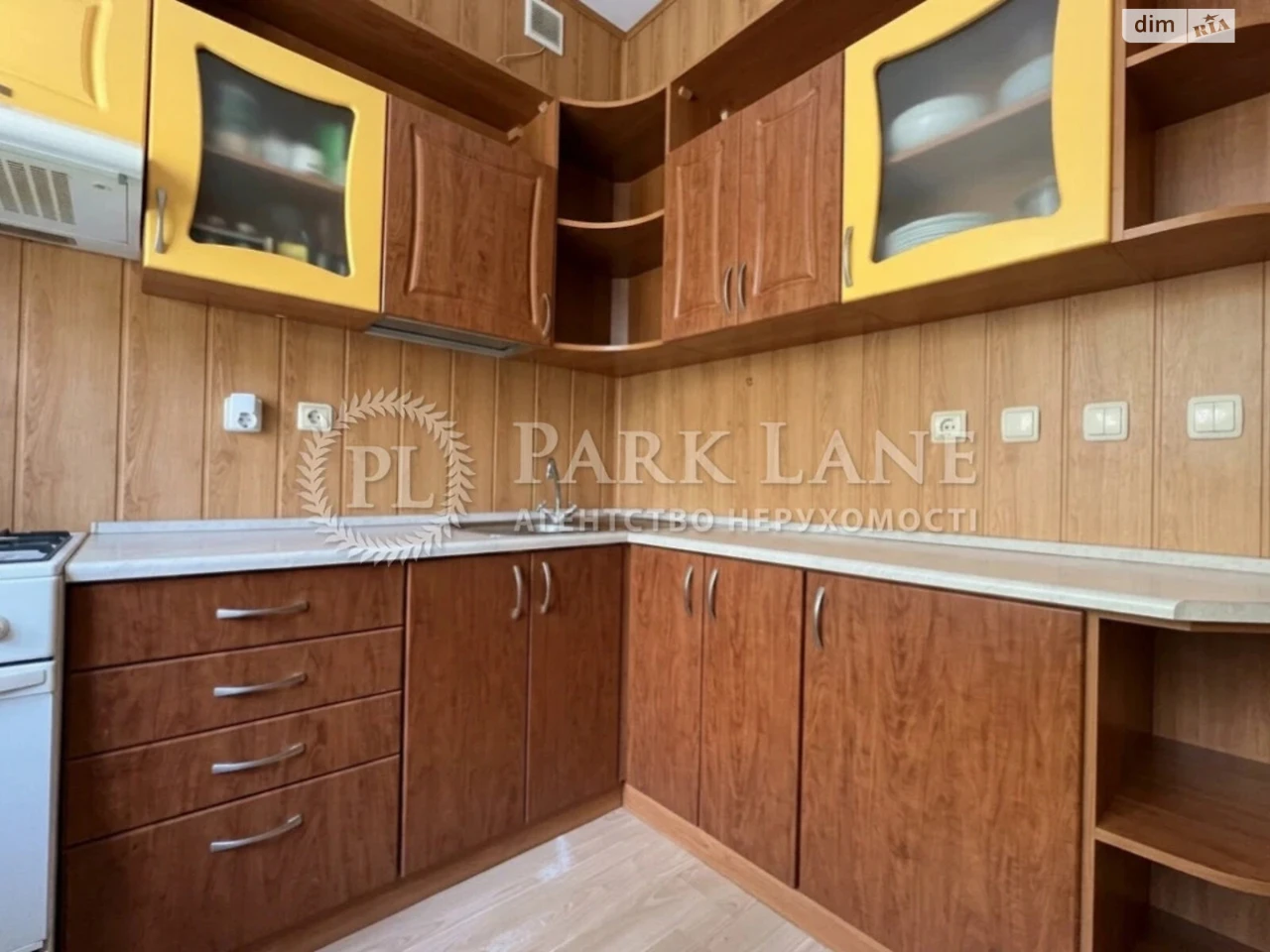Apartment for Sale - Pershotravnevyi District