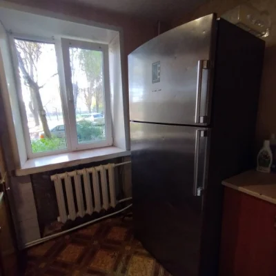 For sale: 2-room apartment with a capital garage in Шевченковский district