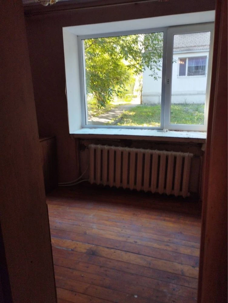 For sale: 2-room apartment with a capital garage in Шевченковский district