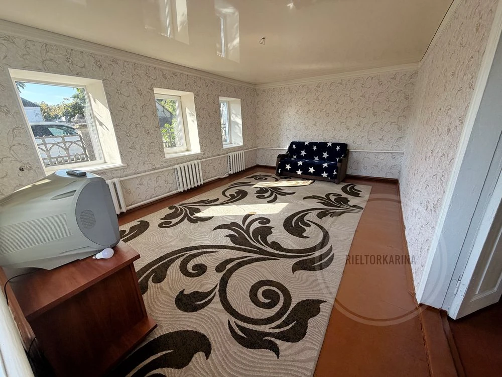Sale of house on Rekorda Street, Varvarivka - 100m2 house with a land plot of 7.5 acres.