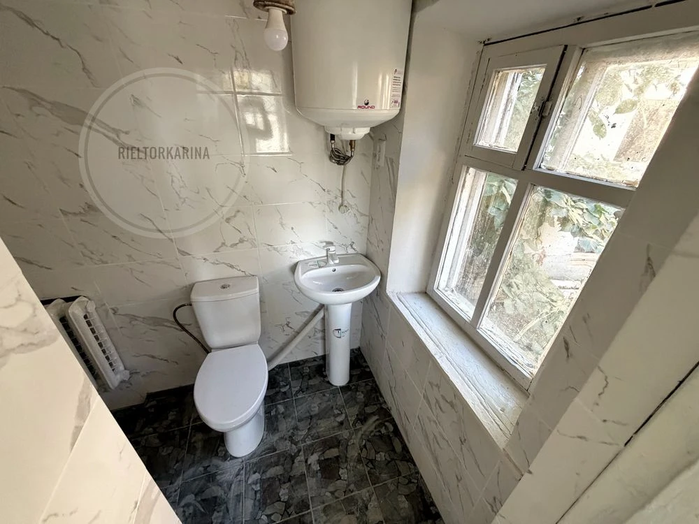 Sale of house on Rekorda Street, Varvarivka - 100m2 house with a land plot of 7.5 acres.
