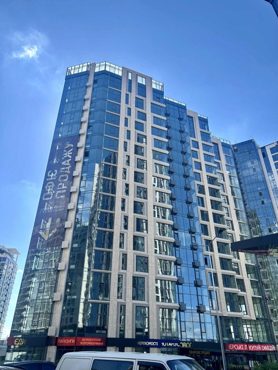 Продаж 3-кімнатної квартири в ЖК «Новопечерські Липки» 8 черга 9 будинок