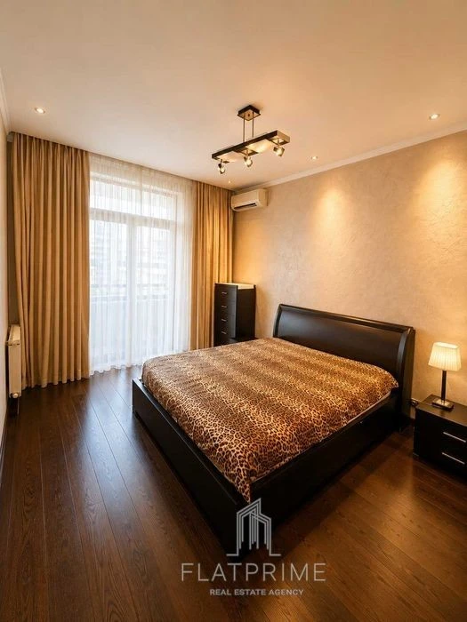 Apartment for sale in the center, Shota Rustaveli Street, 44 m