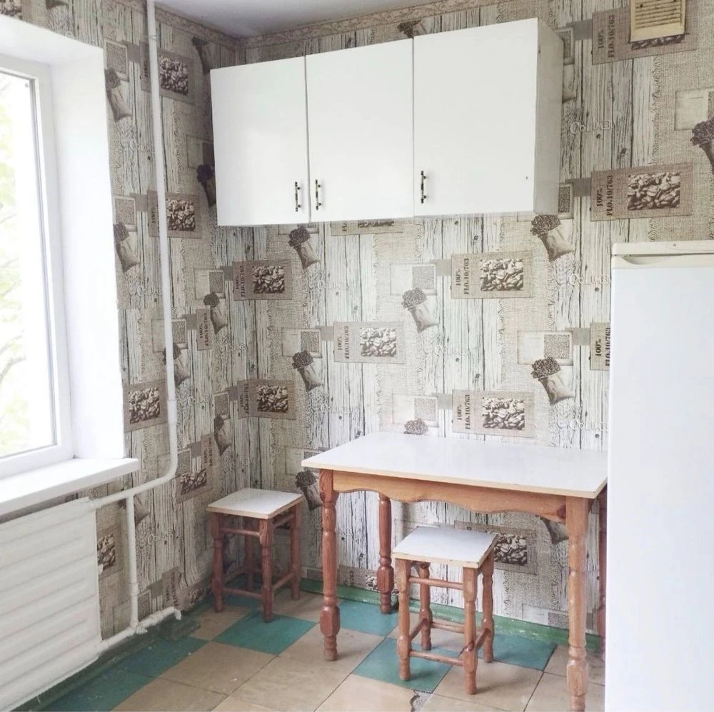 For Sale: 2-room apartment on Charynova St., 4/9