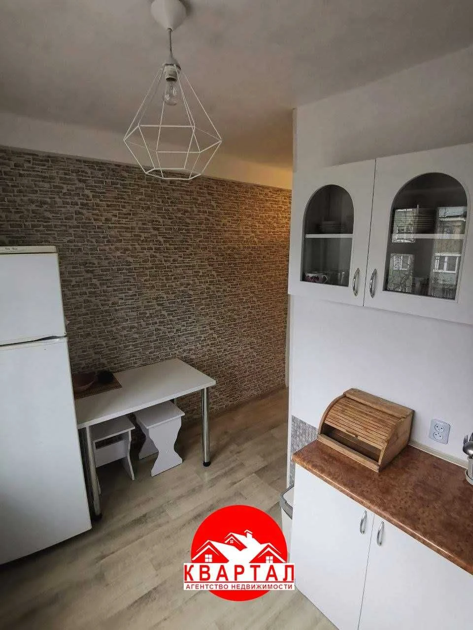 Продается 2-х комн. квартира после косметики, р-н 9-й Горбол