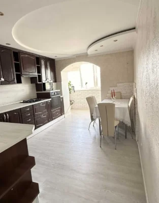 Luxury 3-bedroom apartment with panoramic view, parking space and