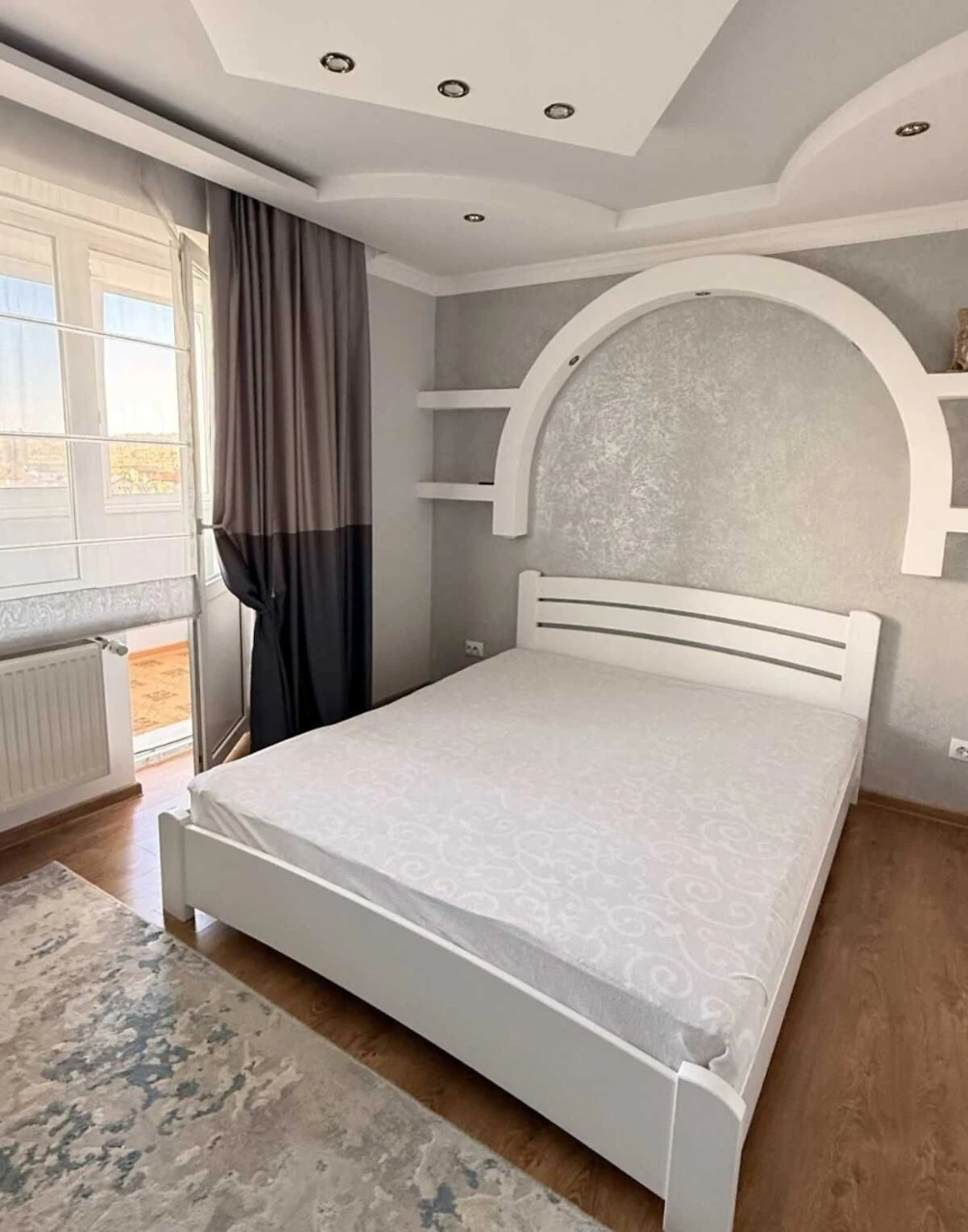 Luxury 3-bedroom apartment with panoramic view, parking space and