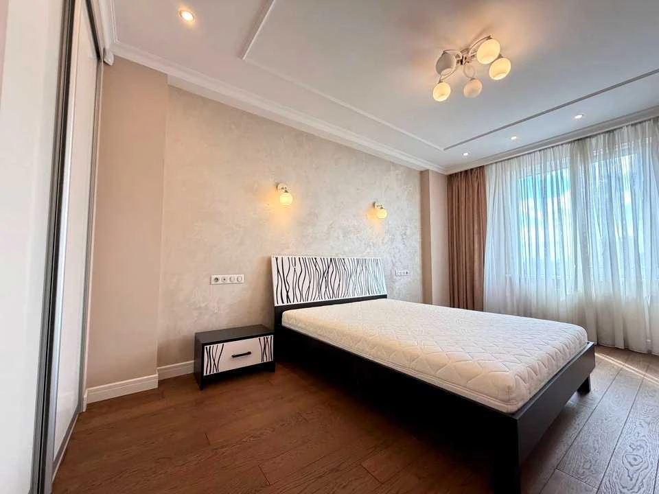 Apartment. Dimitrivska Street, Kyiv