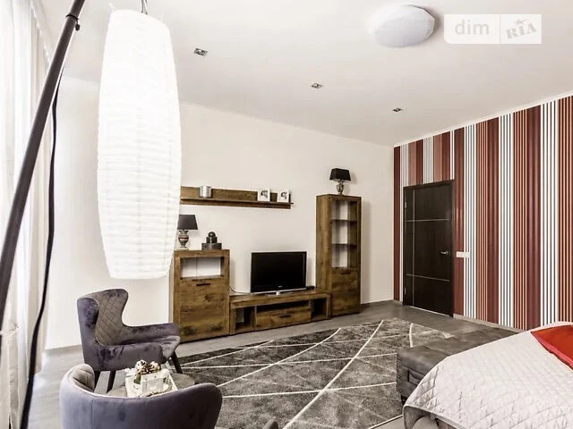 Sale of 2-room apartment 84 sq. m. on Vasylya Tyutyunnyka 51/1A street •