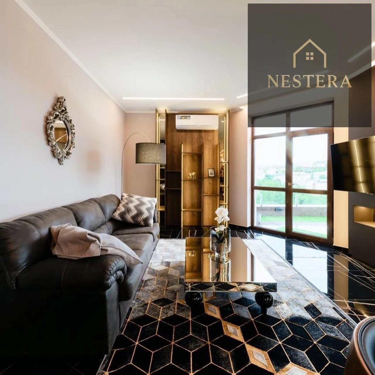 Penthouse for Sale, Green Land