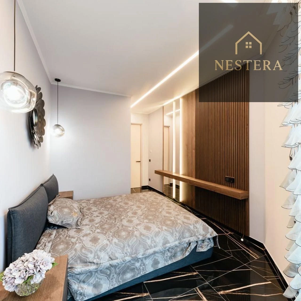 Penthouse for Sale, Green Land