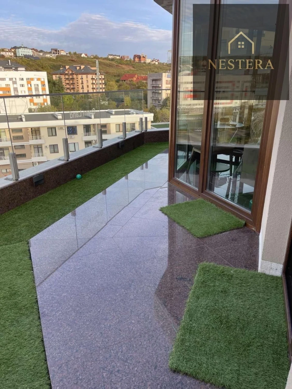 Penthouse for Sale, Green Land