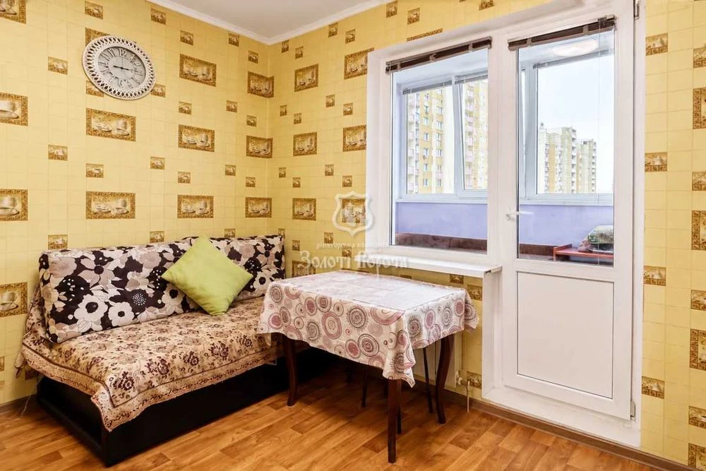 Apartment, 2 rooms. Good condition. Mykhayla Maksymovycha, 7, Holosiiv