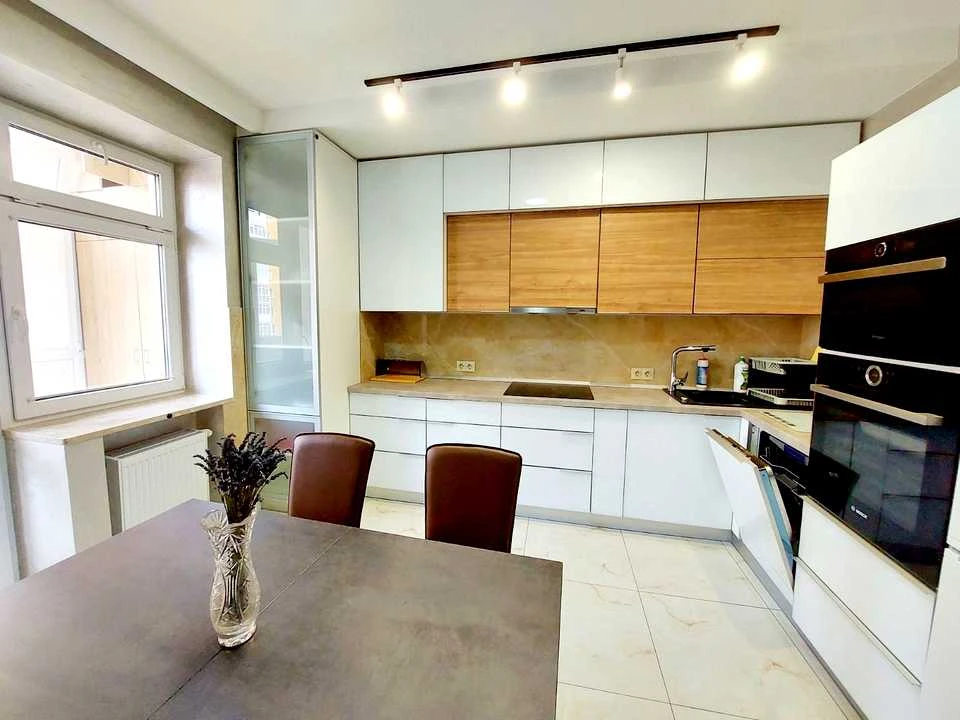 Apartment. Yasminova Street, Lviv