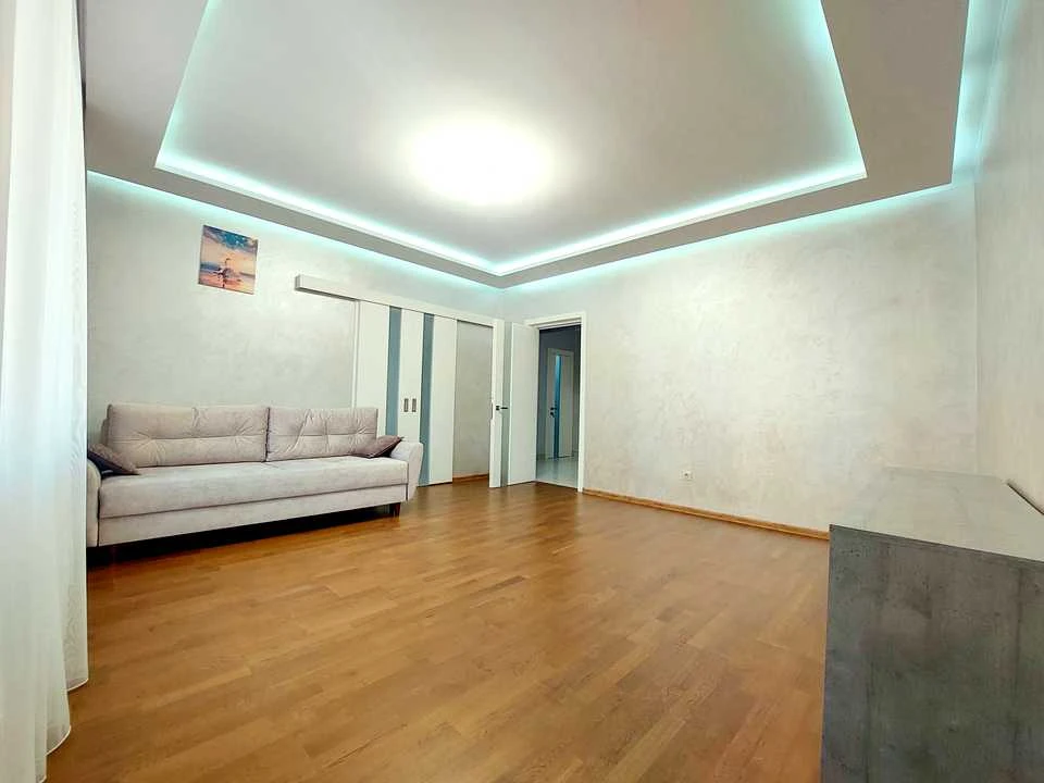 Apartment. Yasminova Street, Lviv