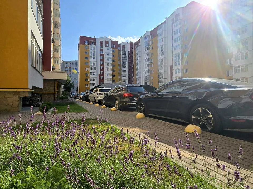 Apartment. Yasminova Street, Lviv