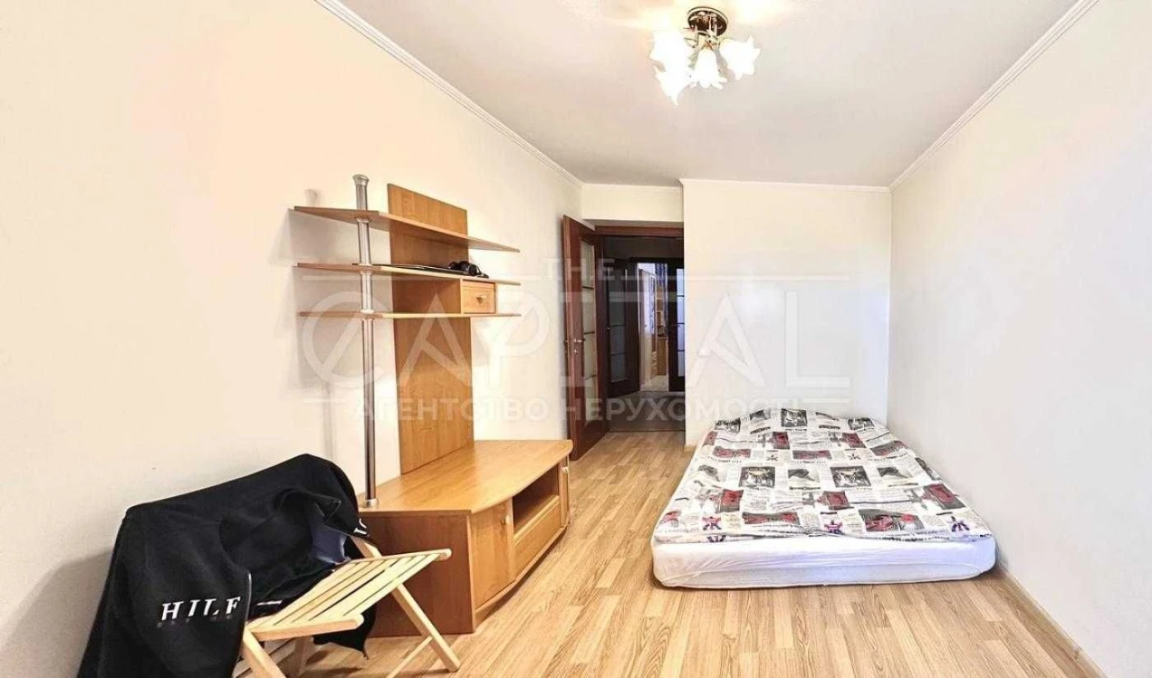 Sale of a 3-bedroom apartment in Шевченківський district (has gas)