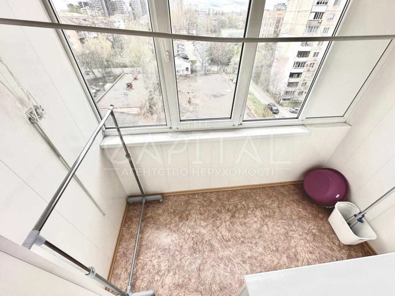 Sale of a 3-bedroom apartment in Шевченківський district (has gas)