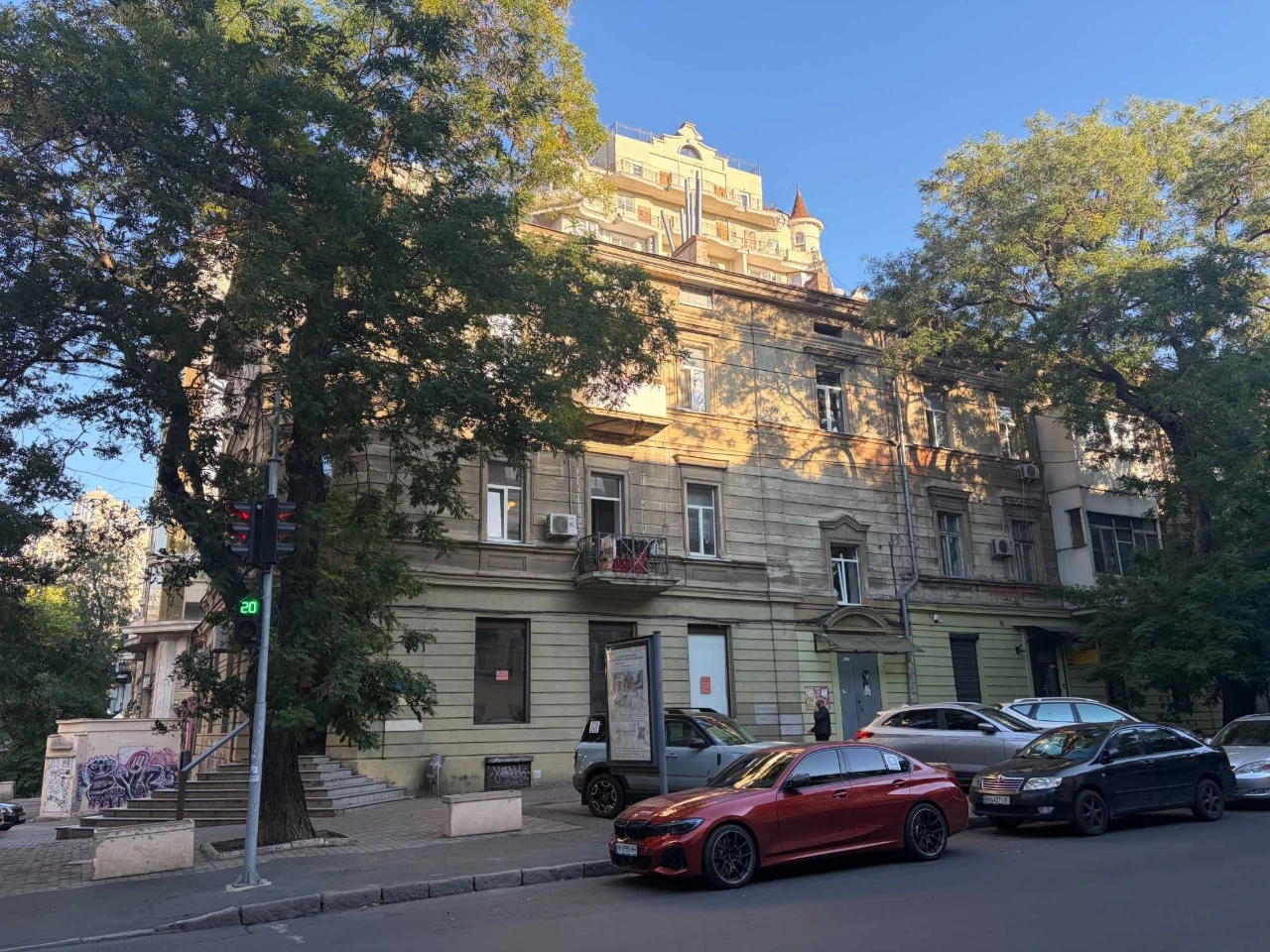 Продам 3-х ком. квартиру в Центре. Парк . Море.