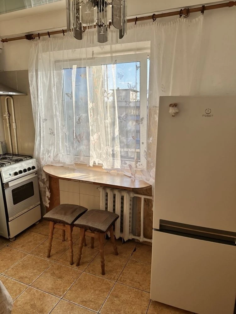 Продаж двокімнатноі на Жуля Верна 13А