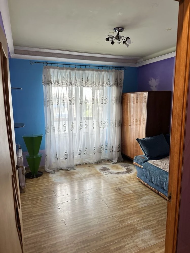 Продаж двокімнатноі на Жуля Верна 13А