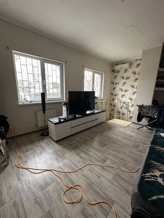 URGENT Sale of 2-room apartment in Chobotarsky Prov., 2
