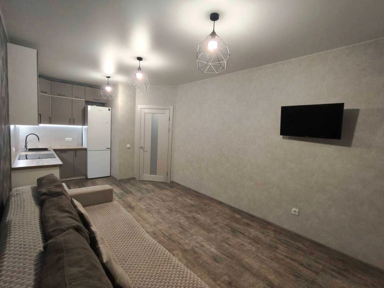 Без комісії! Продаж 2к квартири з ремонтом вул. Метрологічна