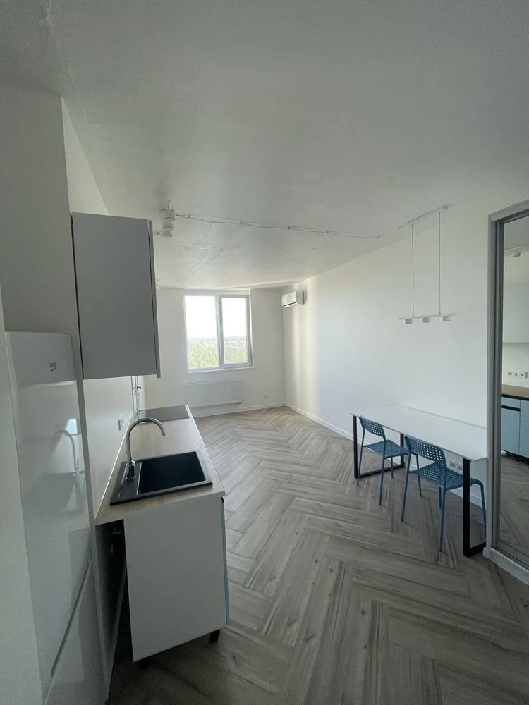 Продам 1но ком квартиру ул.Светлая 3, м.Бориспольская, жк Сх