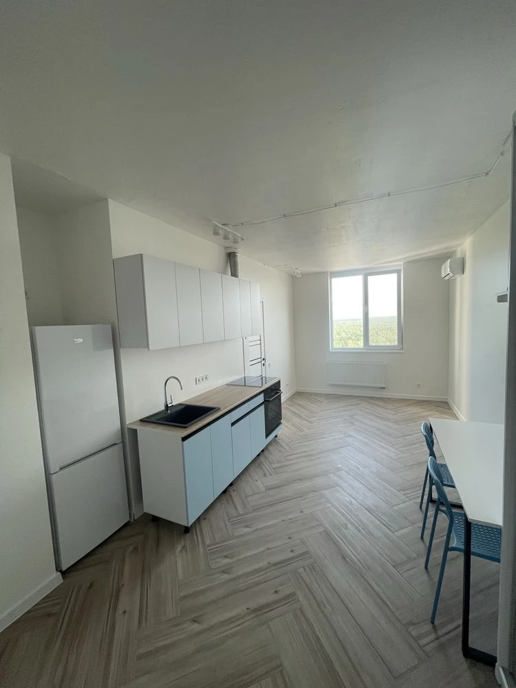 Продам 1но ком квартиру ул.Светлая 3, м.Бориспольская, жк Сх