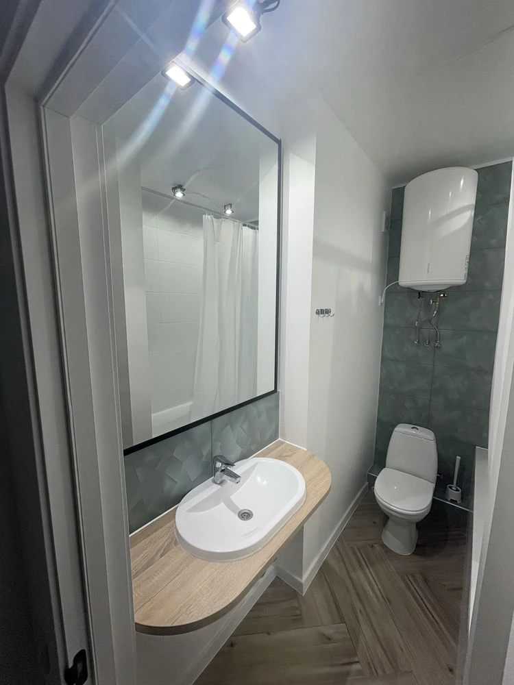 Продам 1но ком квартиру ул.Светлая 3, м.Бориспольская, жк Сх