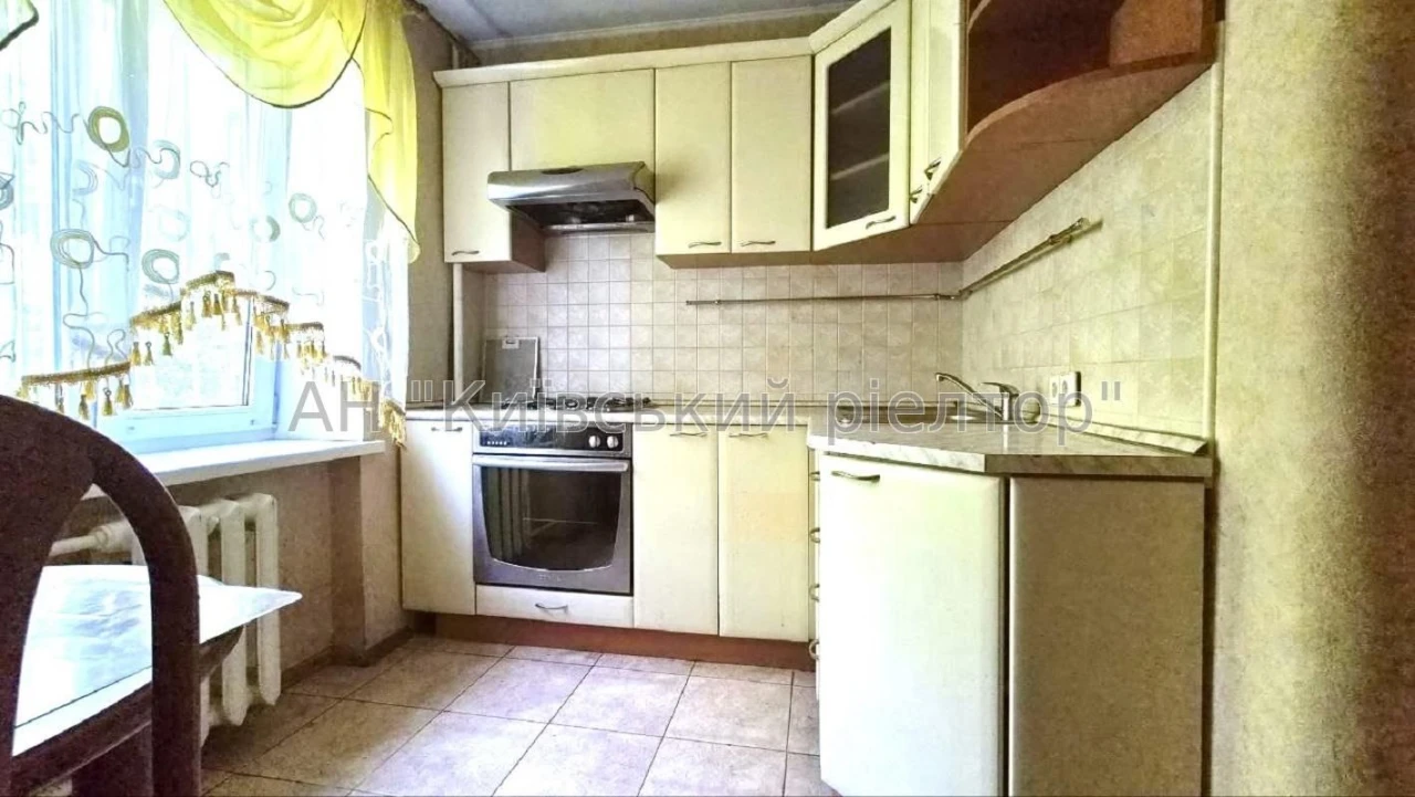 Без %. Продаж 3-к квартири Голосіївський проспект, 126. метр