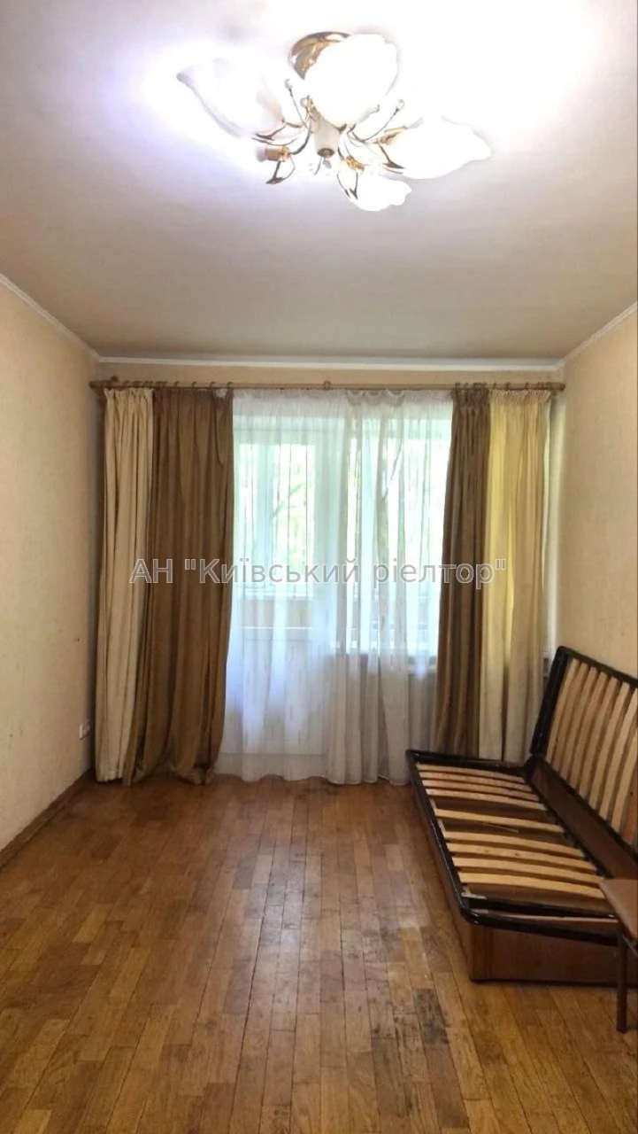 Без %. Продаж 3-к квартири Голосіївський проспект, 126. метр